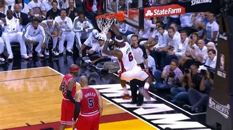 Lebron James Finishes The Alley Oop Youtube