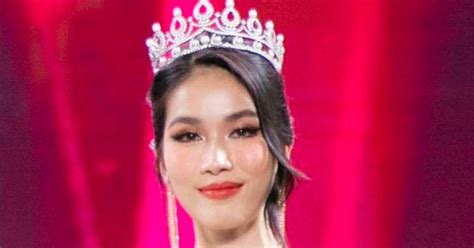 Beauty Queen Slammed For Inappropriate Dress Which Makes Her Look