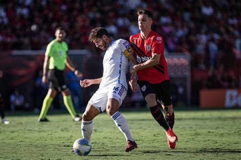 Atlético GO não vence o Cruzeiro desde 2011 confira o histórico EG