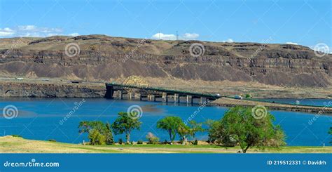 Panoramic View Of The Vantage Bridge Of Interstate 90 Crossing The