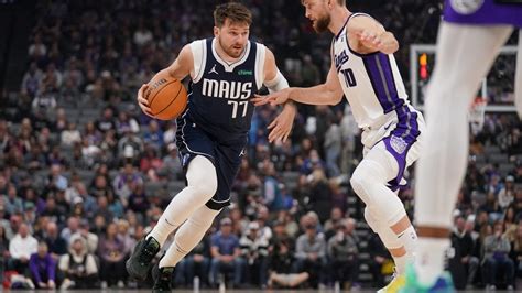 Kyrie Irving Luka Doncic Lead Mavs To Road Sweep Of Kings