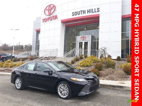 Midnight Black Metallic Toyota Camry Hybrid Xle Photo