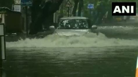 Heavy Rain Causes Waterlogging Across Chennai In Tamil Nadu Oneindia