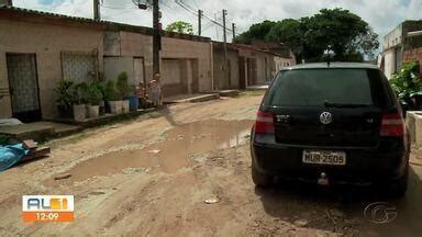 AL TV 1ª Edição Moradores da Santa Lúcia reclamam de terreno