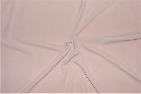 Le Tissu Bulle De Mousseline Stretch De Couleur Nude Rose