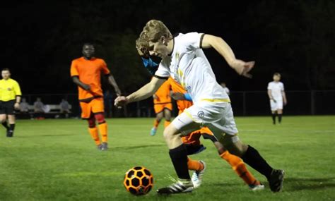 dynamo fc  hold tryouts