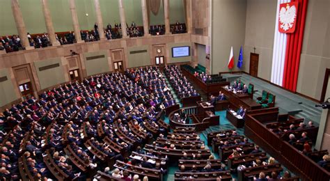 Weryfikacja covidowa w Sejmie Poseł Latos wierzę że ustawa covidowa