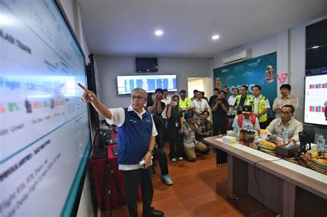 Menhub Pantau Bandara Soekarno Hatta Jelang Arus Balik