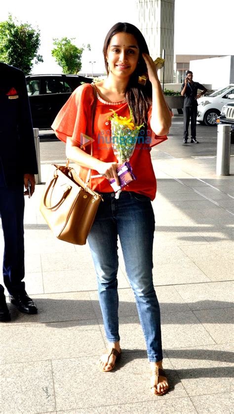 Aditya Roy Kapur Shraddha Kapoor Leave To Shoot For Shraddha And