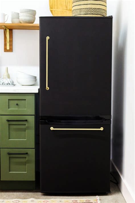 Cheap Appliance Makeovers - Refrigerator Paint, Covers | Apartment Therapy