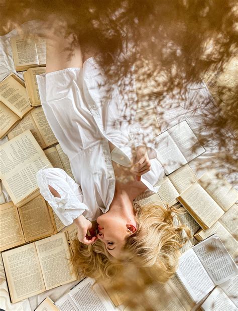 Фото в книгах. Идеи для фото | Book photography, Photo, Bookstagram