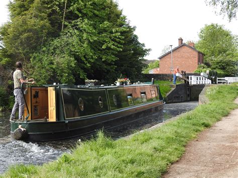 Retford Town Lock Chesterfield Canal Richard Chantry Flickr