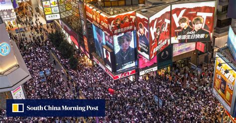 Keung To Bay Mirror Fever Hits Hong Kongs Causeway Bay As Thousands