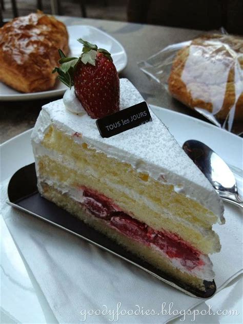 Strawberry Fresh Cream Cake Tous Les Jours WOLO Hotel Bukit Bintang KL