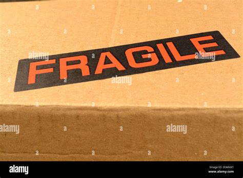 Fragile Shipping Label Stock Photo - Alamy