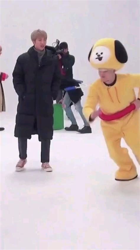 Pin By M On Sizin Pinleriniz Funny Dancing Jungkook Funny Bts Funny