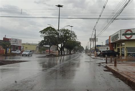 Chuva Fraca Interrompe Dias De Seca E Anuncia Chegada De Frente Fria