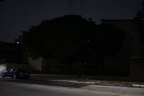 SP Cerca de 500 mil clientes continuam sem luz 3 dias após chuva diz