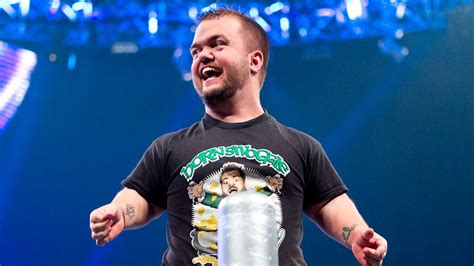 Hornswoggle Firma Un Contrato De Leyenda Con Wwe