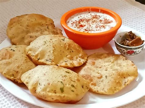 Aloo Suji Puri Recipe Delishably