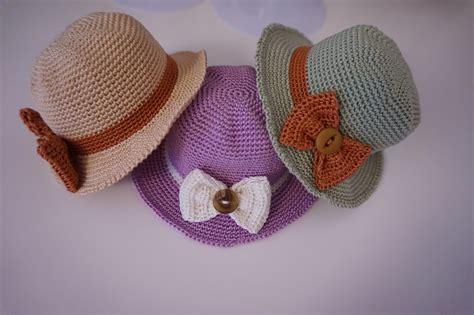 Doll hat crochet pattern