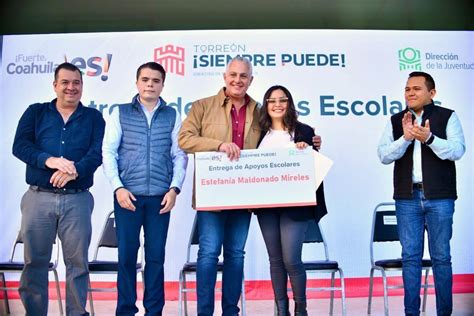 Entrega Rom N Alberto Cepeda Gonz Lez Apoyos Econ Micos A Estudiantes