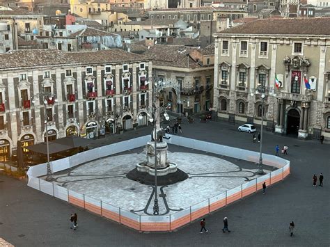 Ingabbiato Il Liotru Al Via I Lavori Per La Nuova Pavimentazione La