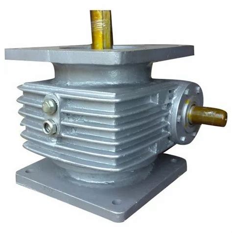 3 Hp Mild Steel Body Vertical Upward Downward Reduction Gearbox For