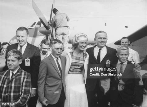 17 Jim Lovell Family Stock Photos, High-Res Pictures, and Images ...