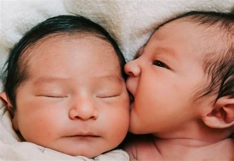 Twin Sisters Give Birth On Same Day Mouths Of Mums