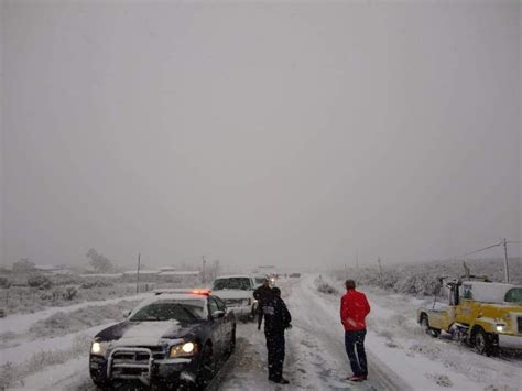 Road closure on Rumorosa due to snow - The Mazatlan Post