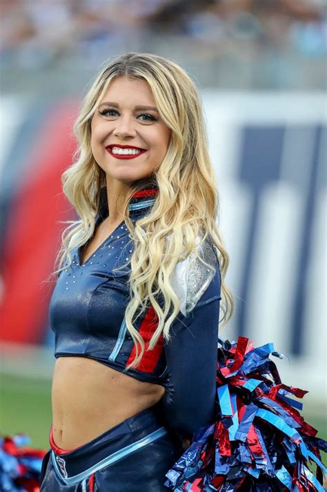 Tennessee Titans Cheerleaders | Professional cheerleaders, Nfl cheerleaders, Cheerleading