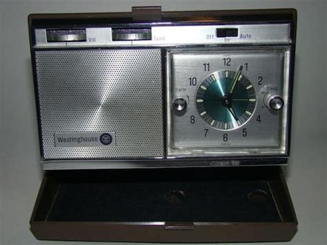 Vintage Westinghouse Travel Clock Radio