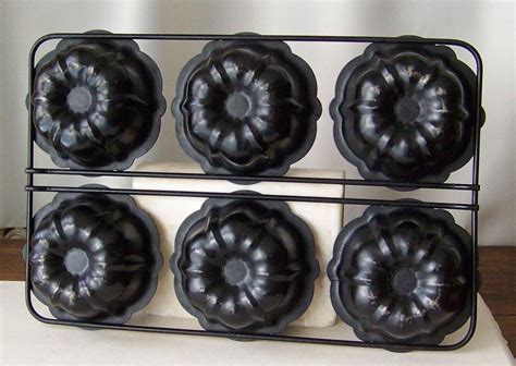 Vintage Bundt Pan Muffin Pan Fluted 6 Mould By Cynthiasattic