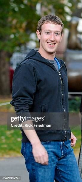 Mark Zuckerberg 2004 Photos and Premium High Res Pictures - Getty Images