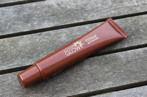 Avon Glow Bronzing Gel Review | The Sunday Girl