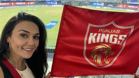 IPL 2021: Preity Zinta lauds Shahrukh Khan for batting well under pressure