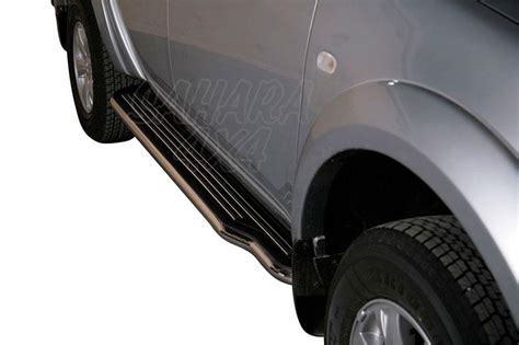 Estribos en plataforma con tubo inox Ø50mm para Mitsubishi L 200 Triton