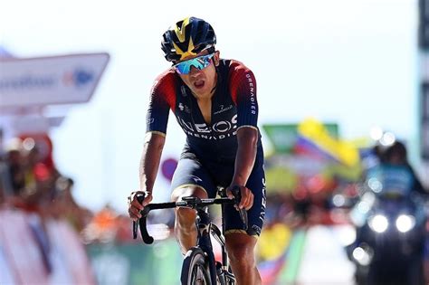 Richard Carapaz mantiene su posición en la Vuelta Mads Pedersen gana