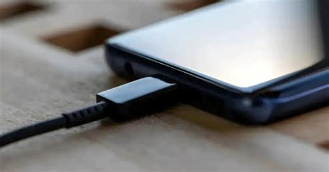Быстрая зарядка смартфона – ускорить этот процесс помогут простые ...