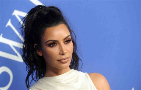 Galerie Foto Kim Kardashian A Fost Acuzat De Fani C O Copiaz Pe