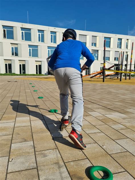 Roller Fit Mobil Schule Auf Der Bult