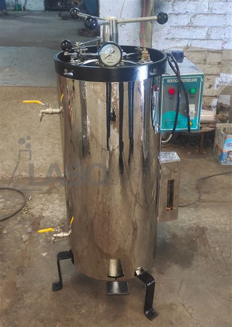 Vertical Autoclave Radial Locking Lh At Rs Laboratory