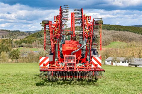 Einböck auf der Agritechnica Striegeln hacken und säen