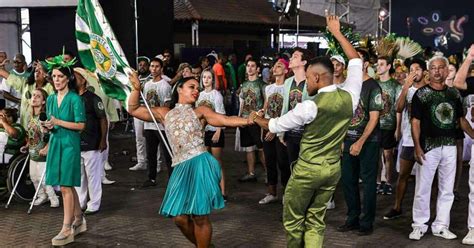 Veja Os Enredos Das Escolas Do Rio De Janeiro Desta Noite