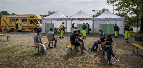 A Milano Esercito E Protezione Civile In Camper Per Vaccinare I Minorenni