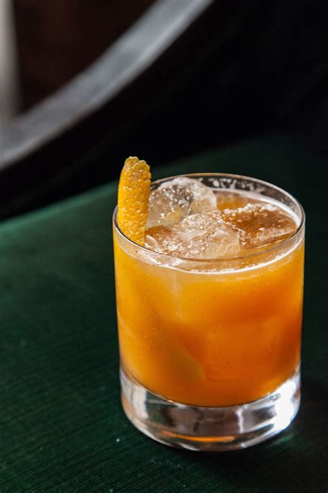 Easy Fall Cocktails To Make When It Starts Cooling Down Fall