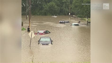 Record St. Louis Flooding Leaves At Least One Person Dead - Videos from ...