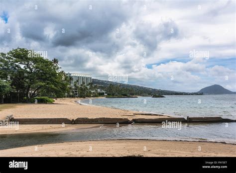 Maunalua bay beach park hi-res stock photography and images - Alamy