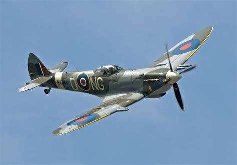 Spitfire MK XVI 1/5 - FokkeRC